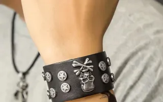 Bracciale in pelle da uomo Punk Rock Skull