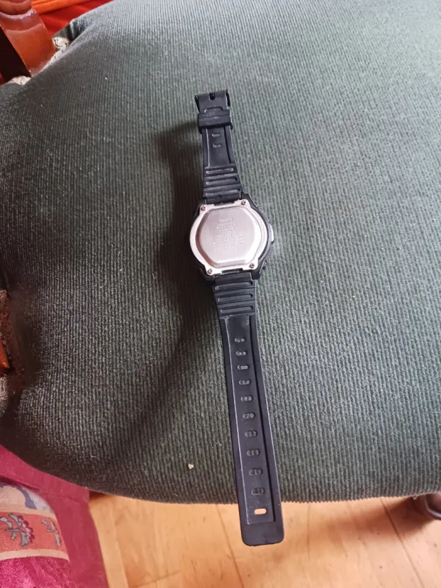 Orologio Casio AQW-100