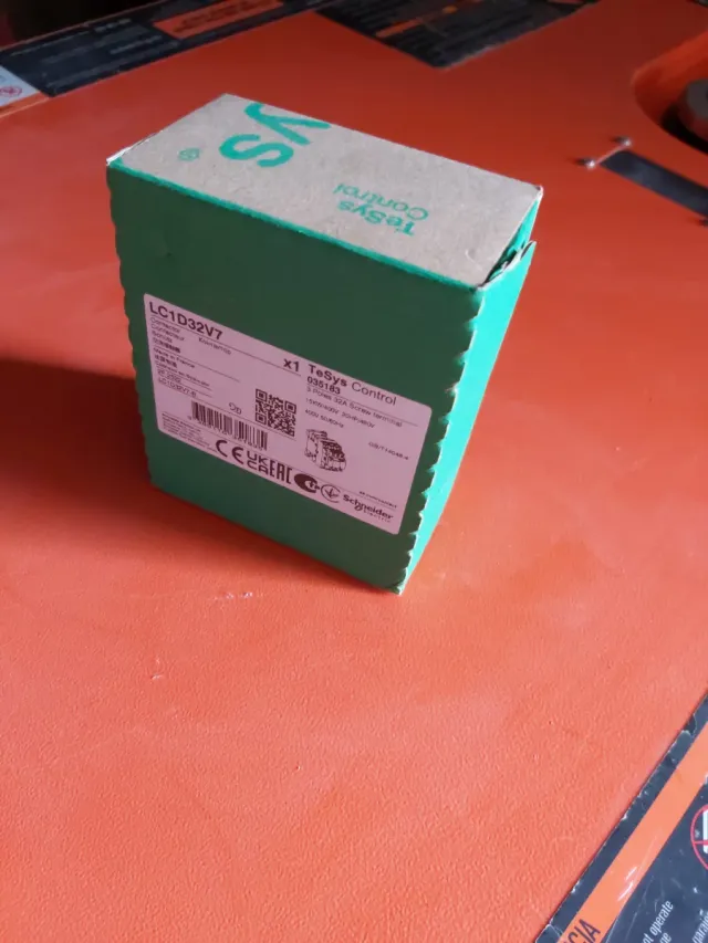 Contactor Schneider LC1D32V7 3P 32A