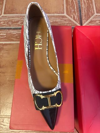 Tacones Puntiagudos CH Estampado Logo