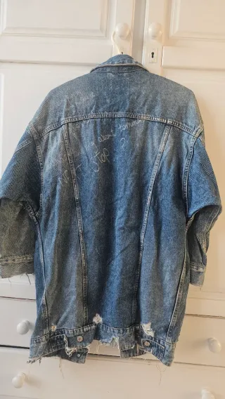 Cazadora vaquera oversize Zara