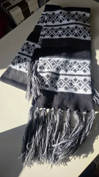 Gorro, bufanda y guantes