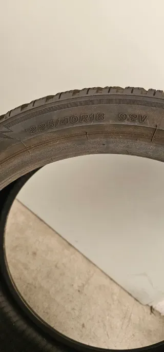 Neumáticos 225/40R18 92V