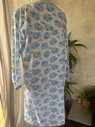 Camisón floral azul y blanco talla XL