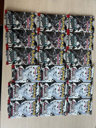Lotto 18 pacchetti carte Pokémon ITA