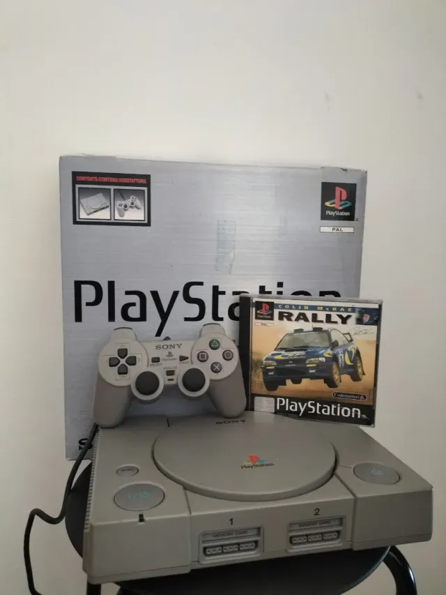 PlayStation 1 Gris + Colin McRae Rally