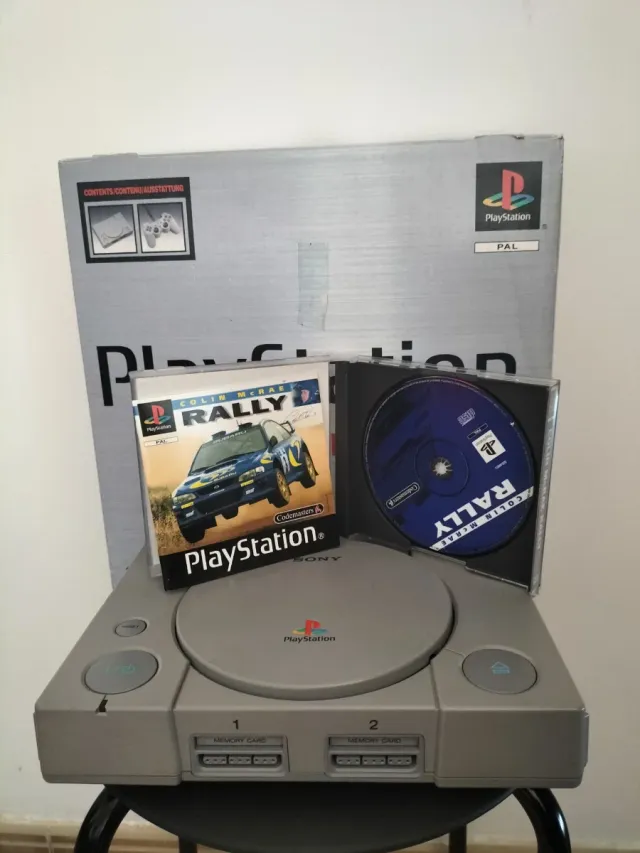 PlayStation 1 Gris + Colin McRae Rally