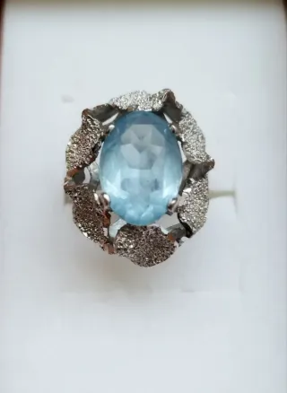 Anillo Oro Blanco 9k con Aguamarina