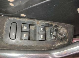 1181718 mando elevalunas 96749624zd peugeot 2008