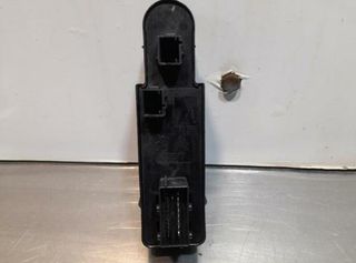 1181718 mando elevalunas 96749624zd peugeot 2008