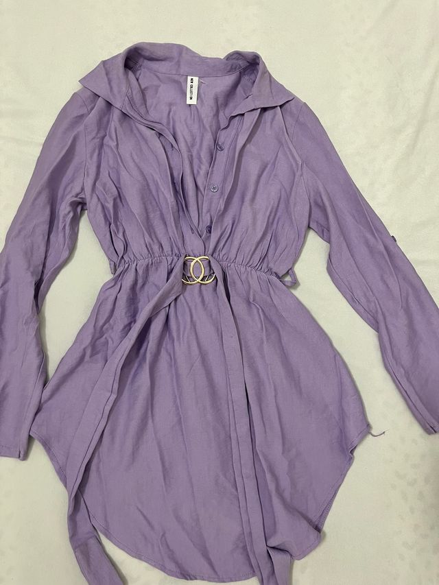 Blusa morada larga con cinturón