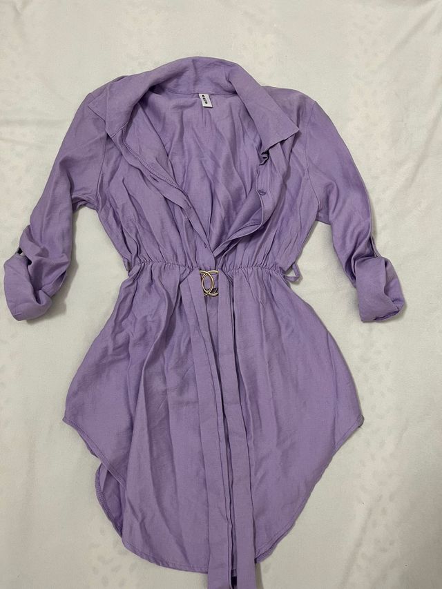 Blusa morada larga con cinturón