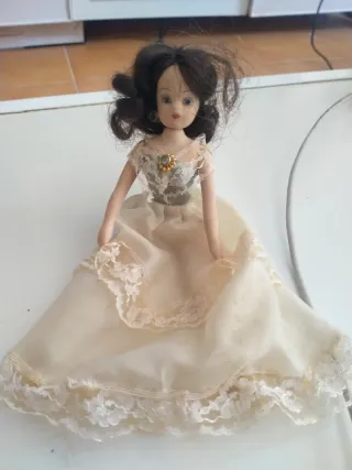 Muñeca vintage porcelana vestido encaje