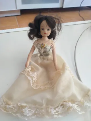 Muñeca vintage porcelana vestido encaje