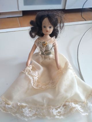 Muñeca vintage porcelana vestido encaje