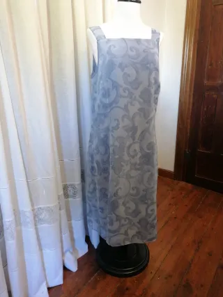 Vestido gris estampado talla 48