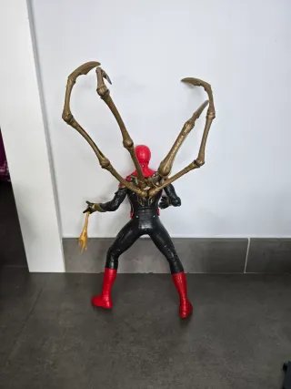 Figura Spiderman con Accesorios