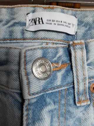 Pantalón recto ZARA rotos Talla XS