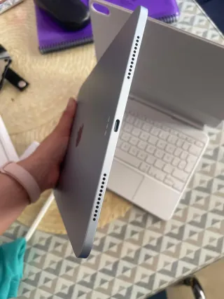 iPad Air 11 128GB + Teclado + Lápiz+ cable cargad