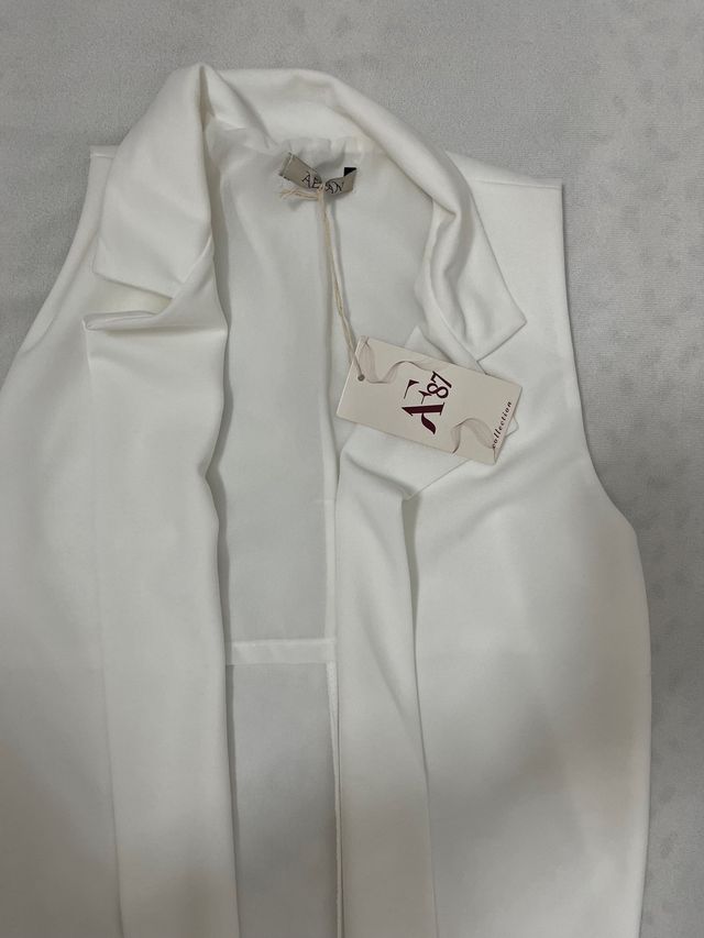 Blazer larga blanca sin mangas