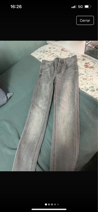 Pantalones vaqueros grises
