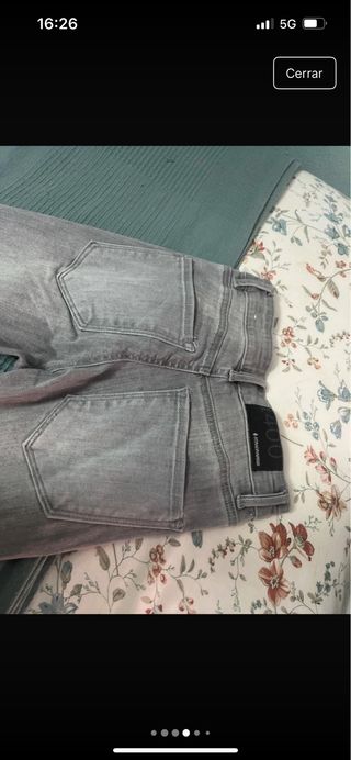 Pantalones vaqueros grises