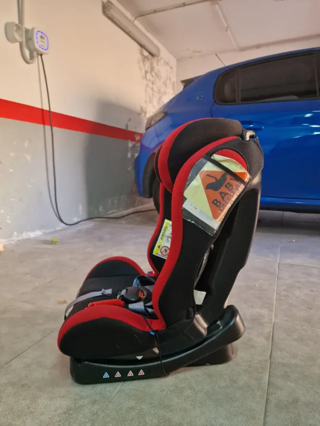 Silla coche reclinable Nurse Driver negra y roja