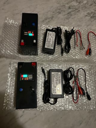 2 Batterie Litio 12V 6Ah + Caricatore 