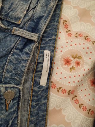 Pantalones vaqueros Zara y Mango mujer