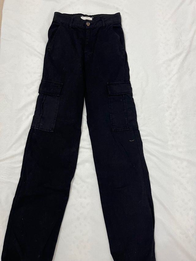 Pantalón cargo negro