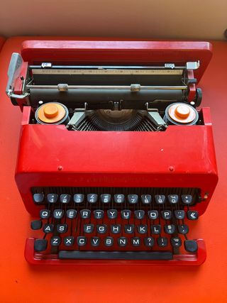 Máquina de escribir Valentino Roja