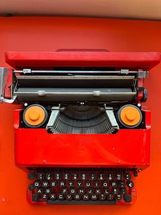 Máquina de escribir Valentino Roja