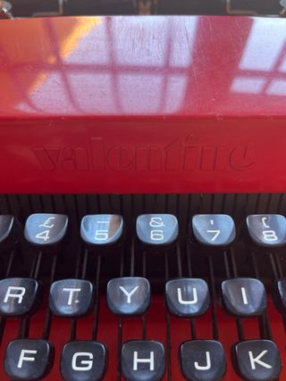 Máquina de escribir Valentino Roja