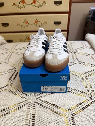 Zapatillas Adidas Samba W Blancas y Negras