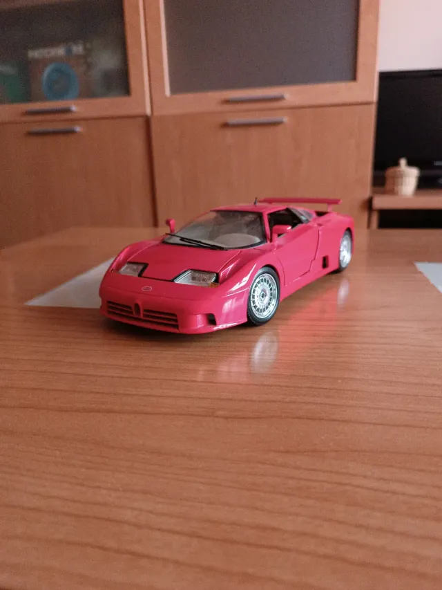 Bugatti EB110 Bburago 1/18 Rojo
