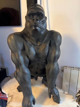 Estatua Gorila Negro