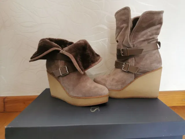 Botas cuña ante con borrego