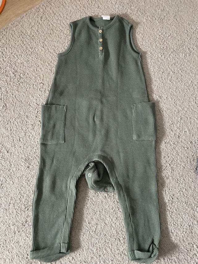 H&M nuevo  Mono verde tejido waffle bebé