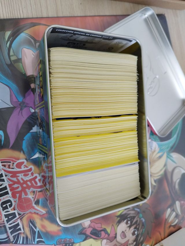 Caja metálica cromos Liga 21/22