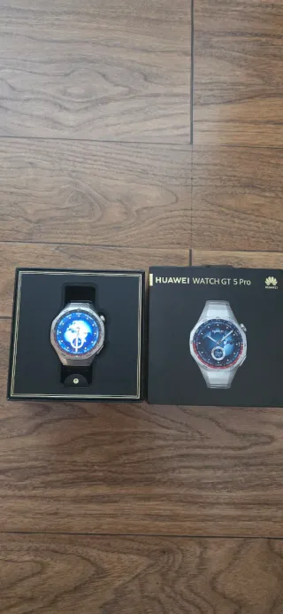 Orologio Huawei GT 5 Pro in titanio