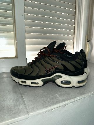 Nike TN Talla 40 Verde/Negro