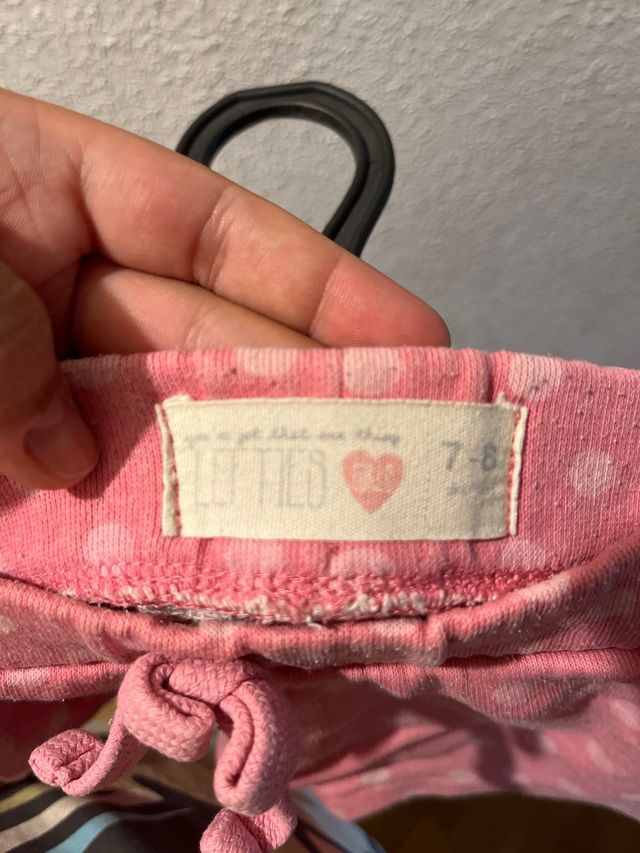 Pantalón corto deportivo rosa lunares