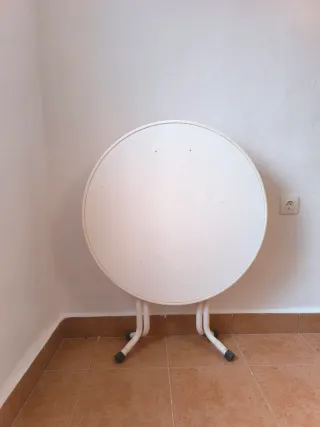 Mesa redonda plegable de plástico 0'80cm