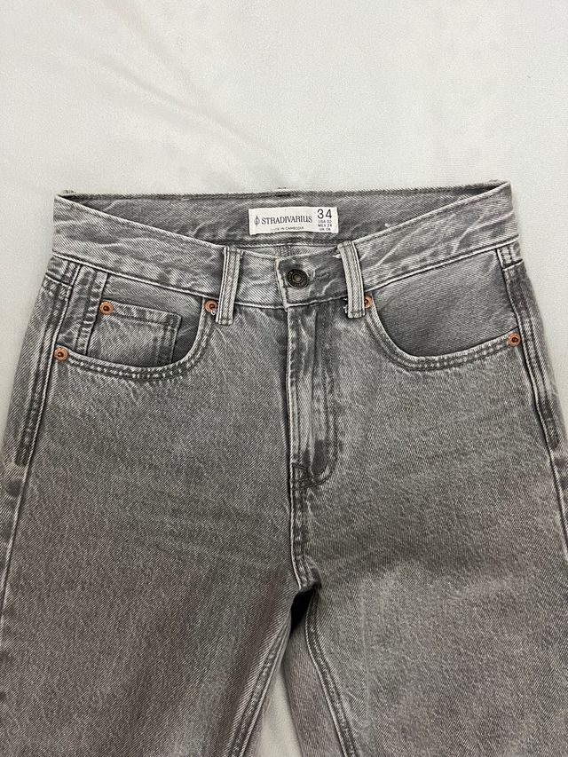 Pantalón recto Stradivarius gris T.34