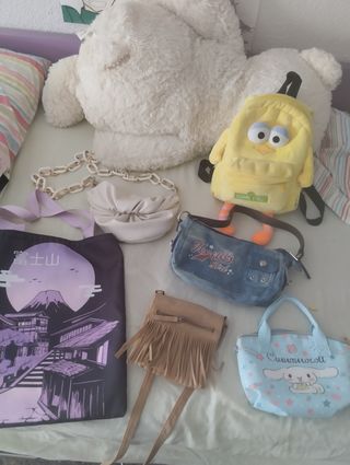 Mochila, tote bag, bandolera y varios Bolsos