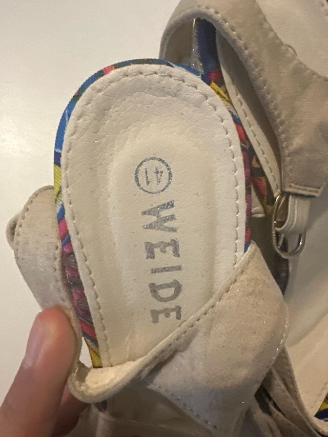 Tacones beige y multicolor sin estrenar