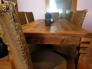 Mesa de comedor y 6 sillas 