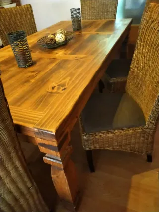 Mesa de comedor y 6 sillas 