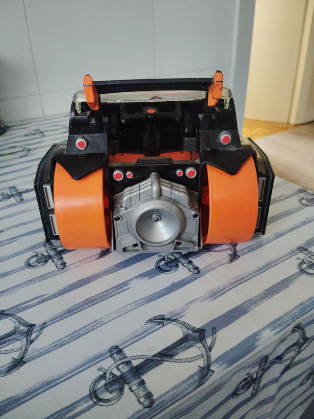 Coche y figura de acción ActionMan