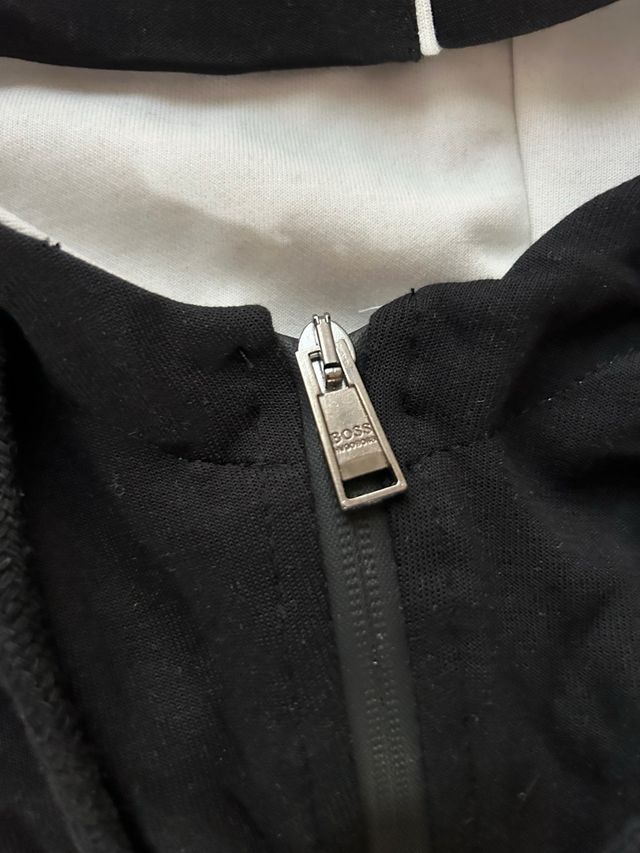 Tuta BOSS uomo nera e bianca